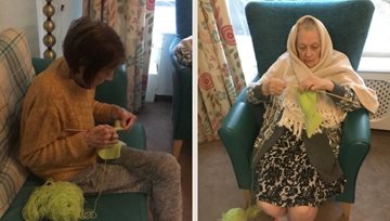 Manchester Residents enjoy knitting and a natter